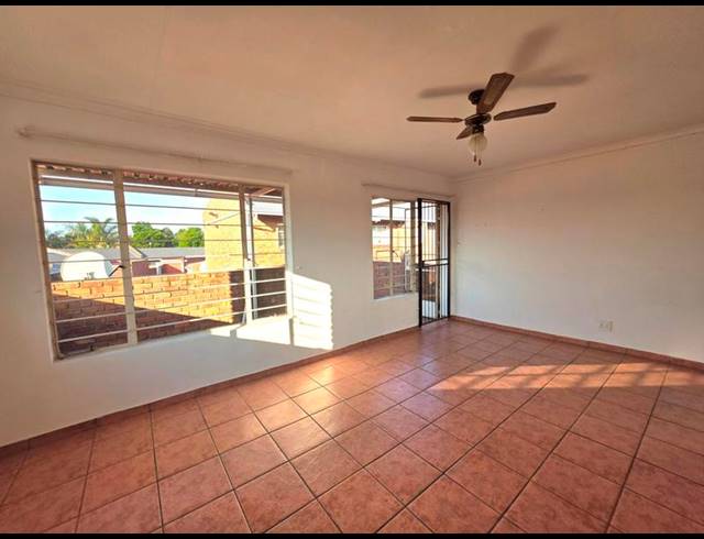 1 BEDROOM APARTMENT FOR SALE IN FREEWAY PARK